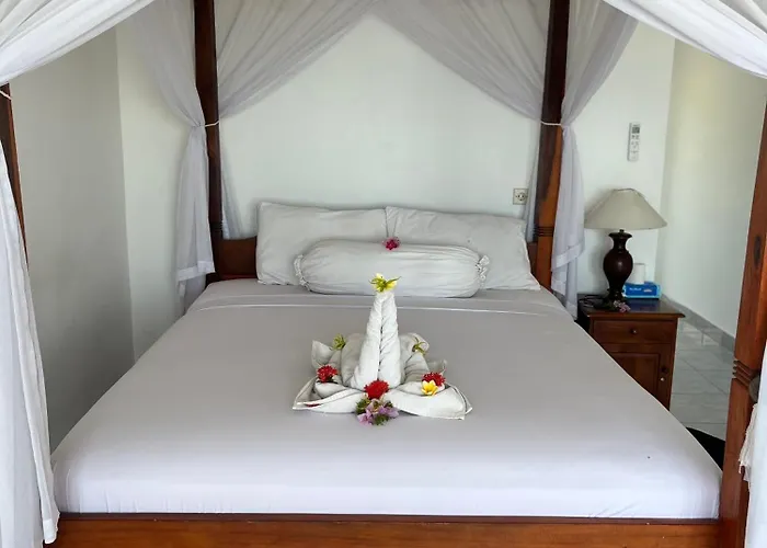 Warung Jemeluk & Habitación en casa particular